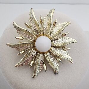Vintage Gerry's gold tone white stone start snow flake‎ brooch 2"